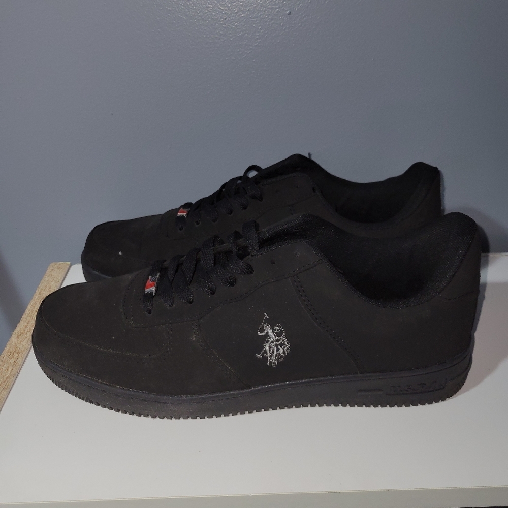Mens black sneakers